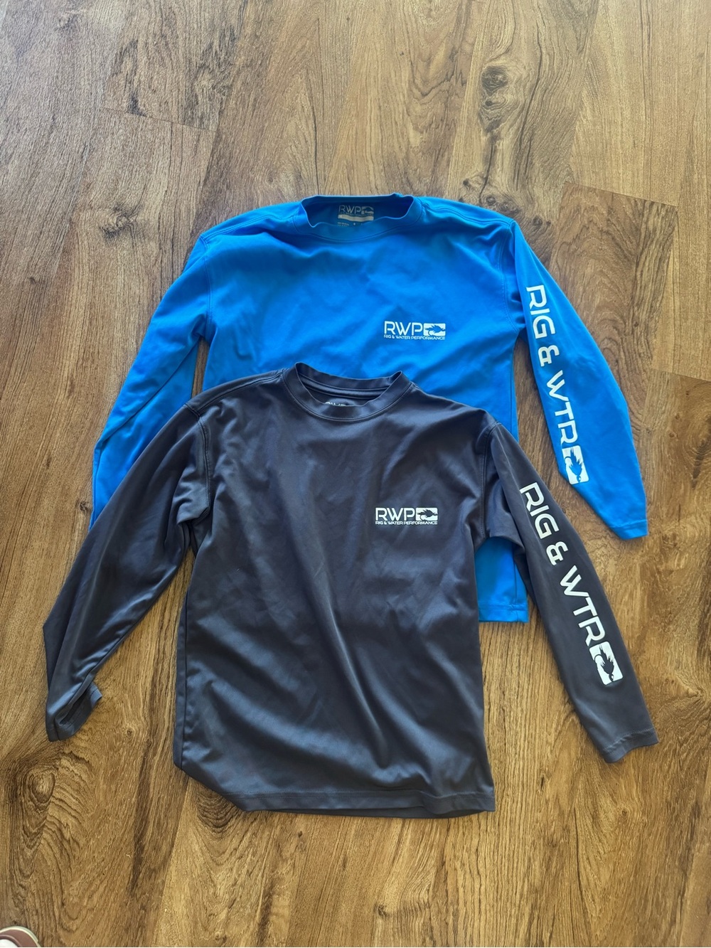 Rig & WTR Long Sleeve Performance Tee - Blue / Charcoal